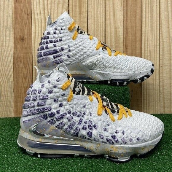 New Nike BQ3177-101 Lebron 17 'Bron 2k Playoffs' Men's SZ 6.5 - Picture 1 of 12